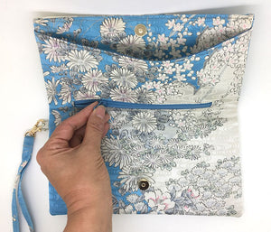 Kuukou Folding Wristlet Clutch 5793H