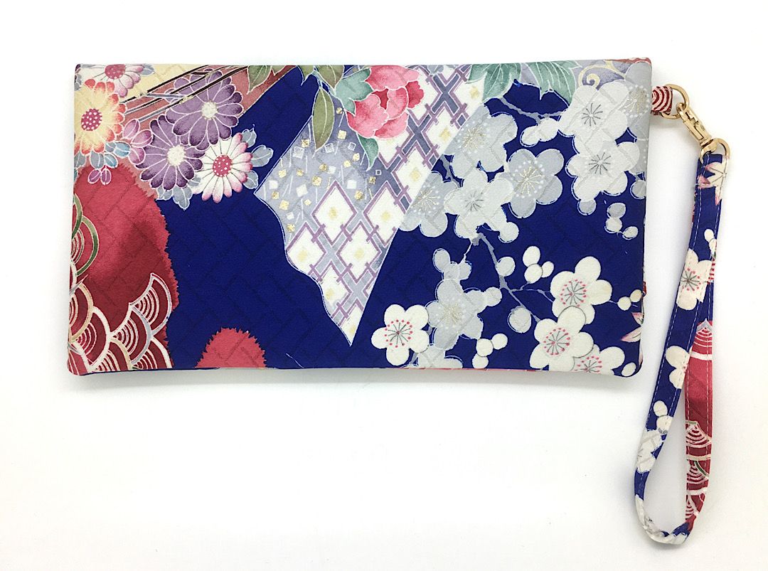 Kuukou Folding Wristlet Clutch 5580N