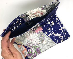 Kuukou Folding Wristlet Clutch 5309G