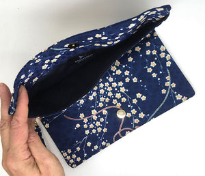 Kuukou Folding Wristlet Clutch 5501K