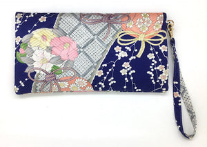 Kuukou Folding Wristlet Clutch 5309F