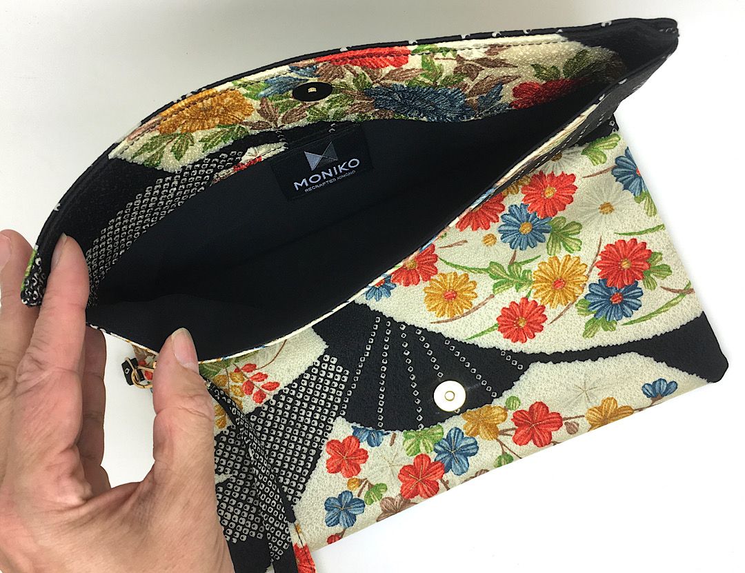 Kuukou Folding Wristlet Clutch 5305H