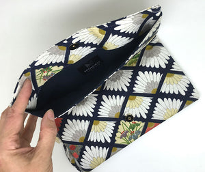 Kuukou Folding Wristlet Clutch 5797A