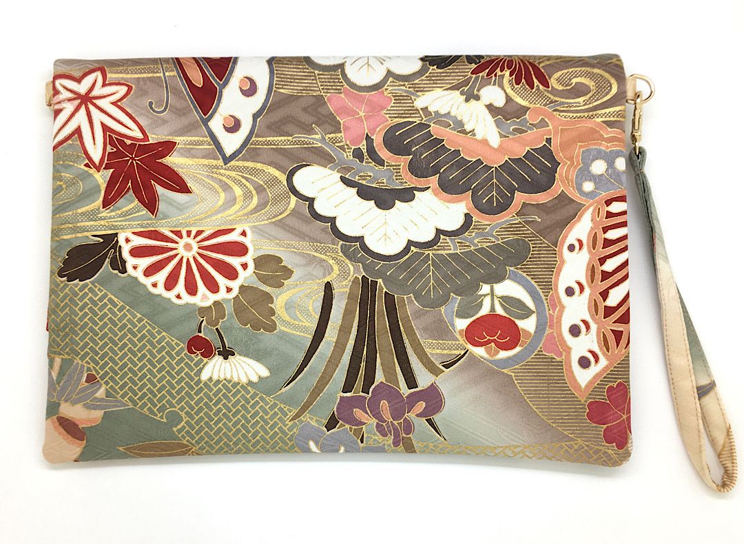 Ookii Kuukou Large Folding Wristlet Clutch 5581K