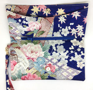 Kuukou Folding Wristlet Clutch 5580N