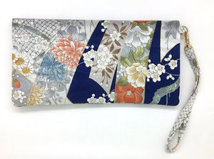 Kuukou Folding Wristlet Clutch 5430R