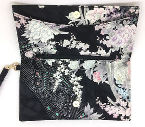 Kuukou Folding Wristlet Clutch 5543L