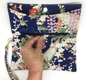 Kuukou Folding Wristlet Clutch 5530R