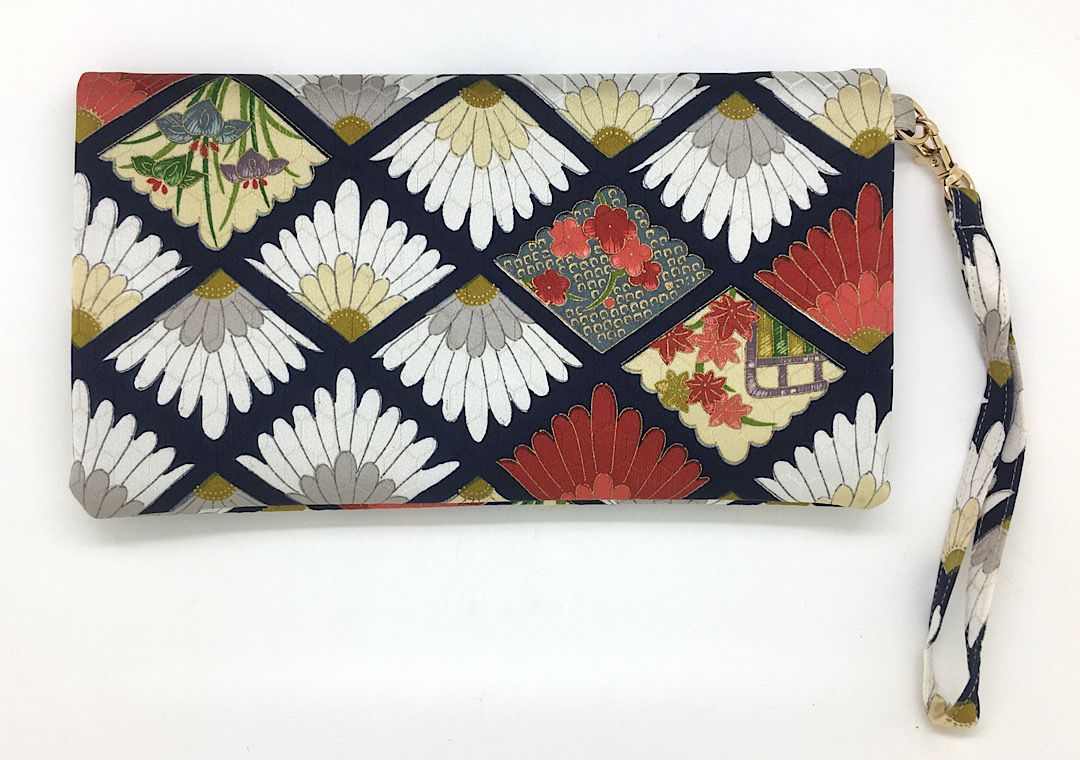 Kuukou Folding Wristlet Clutch 5797A