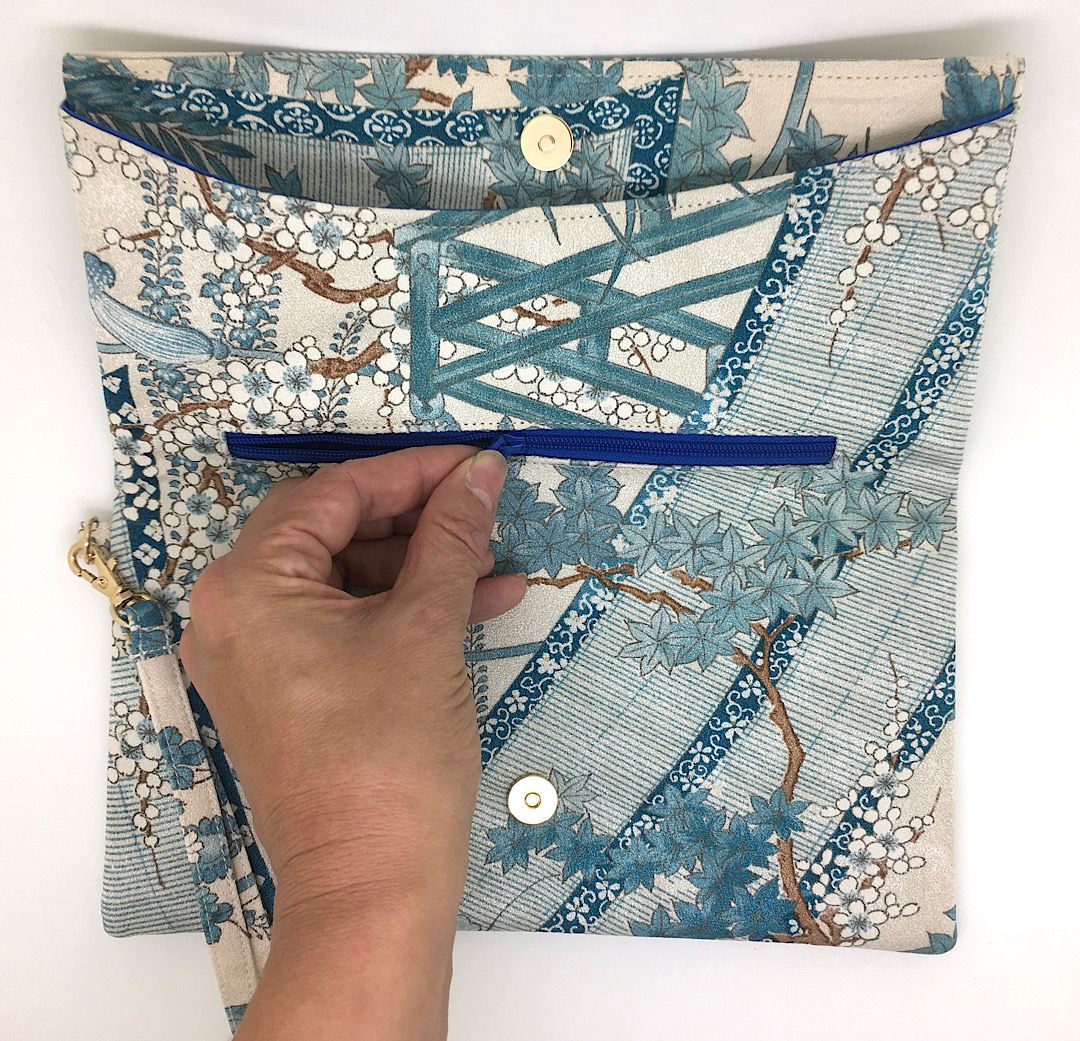 Kuukou Folding Wristlet Clutch 5311L