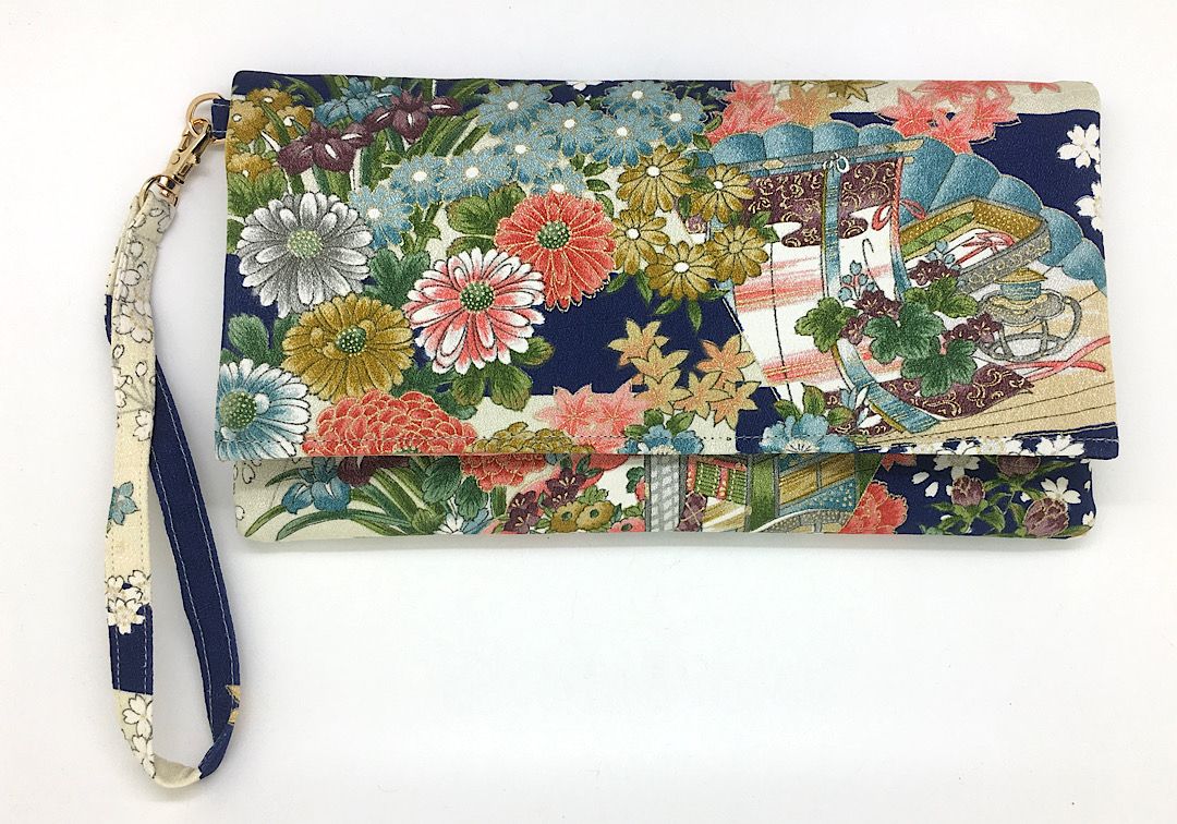 Kuukou Folding Wristlet Clutch 5805A