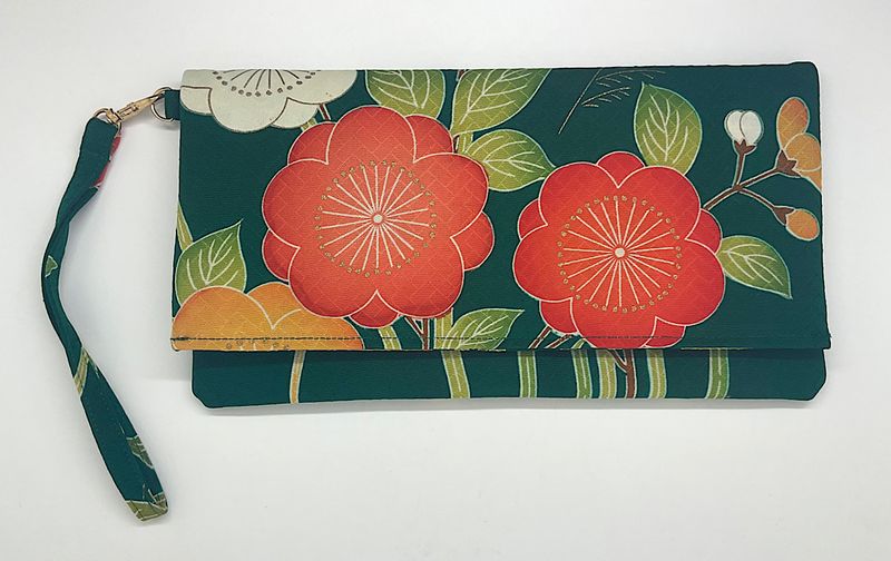 Kuukou Folding Wristlet Clutch 5232B