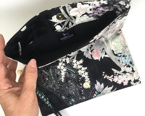 Kuukou Folding Wristlet Clutch 5543L