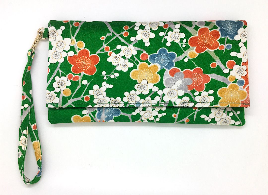 Kuukou Folding Wristlet Clutch 5504H