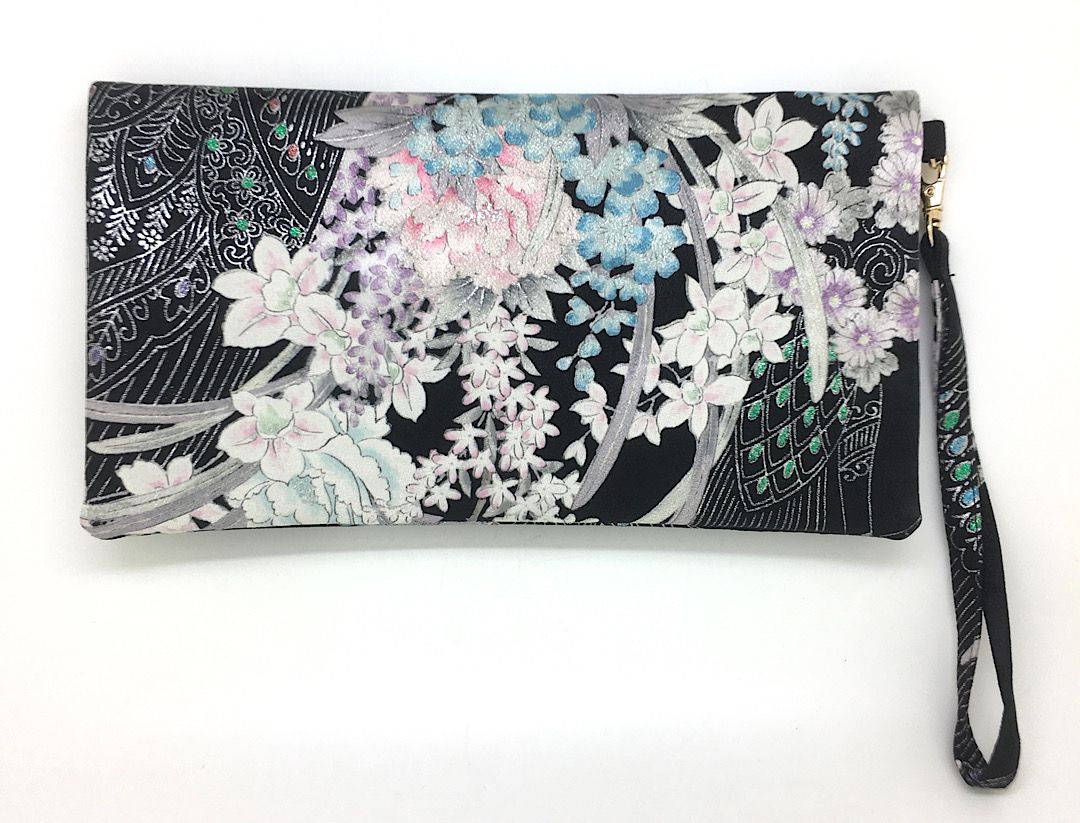 Kuukou Folding Wristlet Clutch 5543L