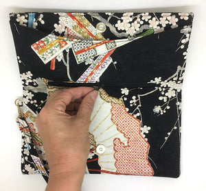 Kuukou Folding Wristlet Clutch 5281M
