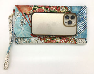 Kuukou Folding Wristlet Clutch 5784E