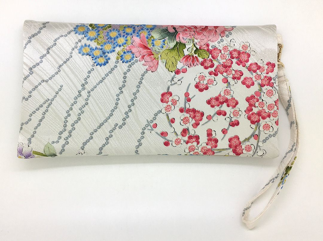 Kuukou Folding Wristlet Clutch 5770G