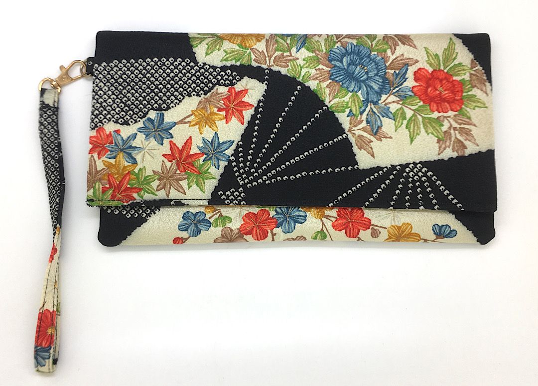 Kuukou Folding Wristlet Clutch 5305H