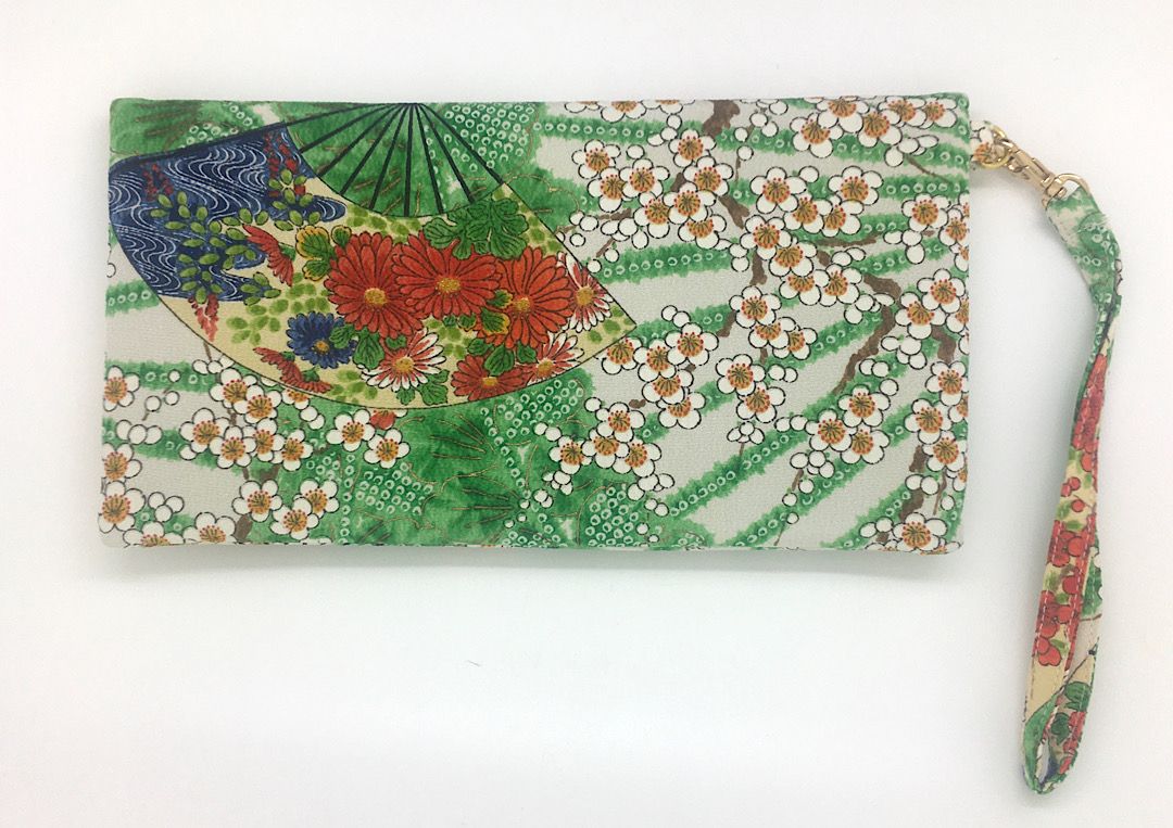 Kuukou Folding Wristlet Clutch 4956F