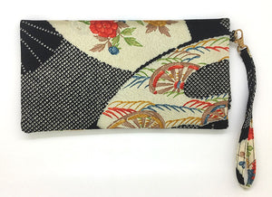 Kuukou Folding Wristlet Clutch 5305H