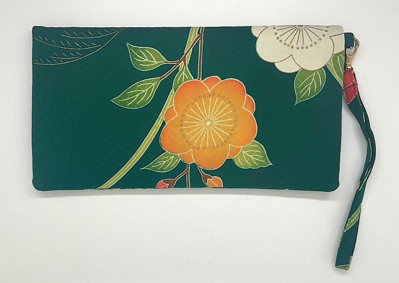 Kuukou Folding Wristlet Clutch 5232B