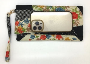 Kuukou Folding Wristlet Clutch 5305H
