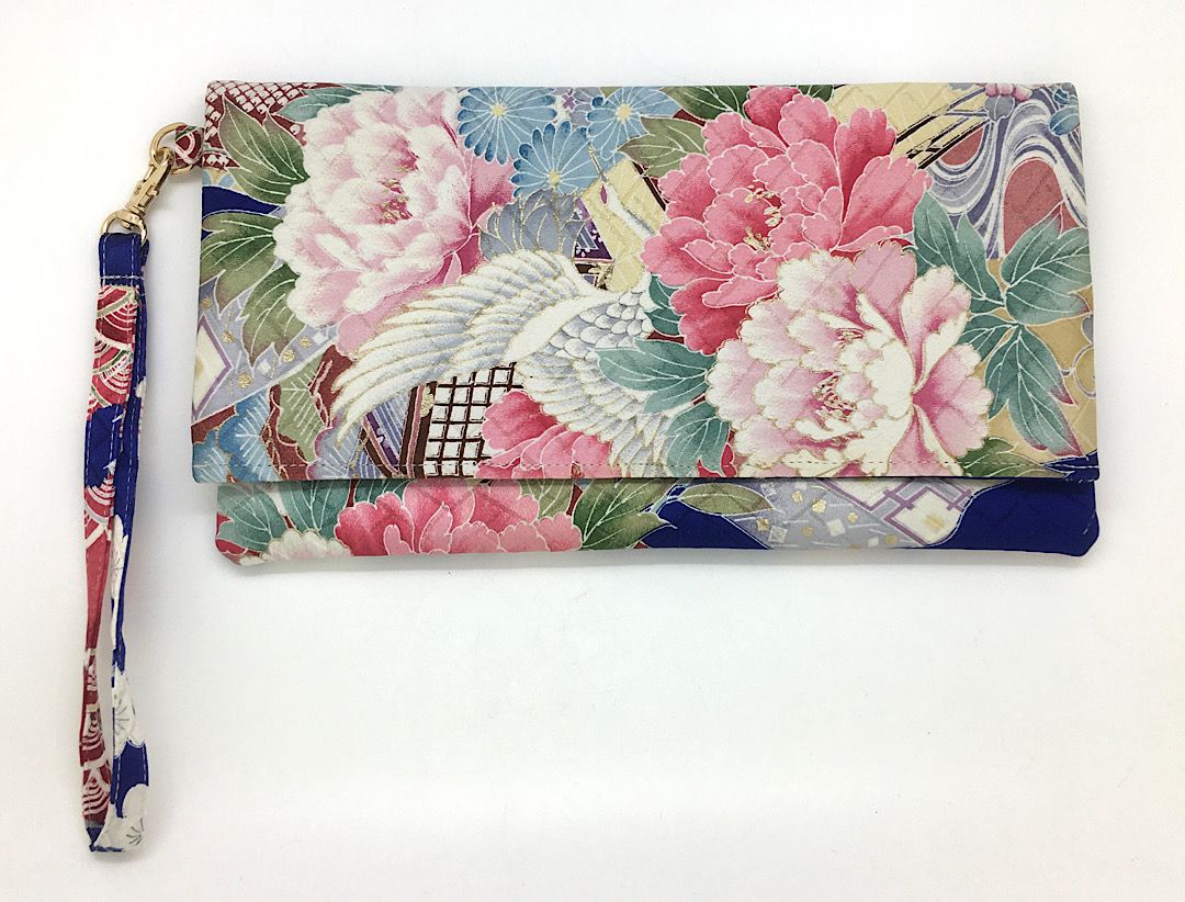 Kuukou Folding Wristlet Clutch 5580N