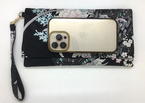 Kuukou Folding Wristlet Clutch 5543L