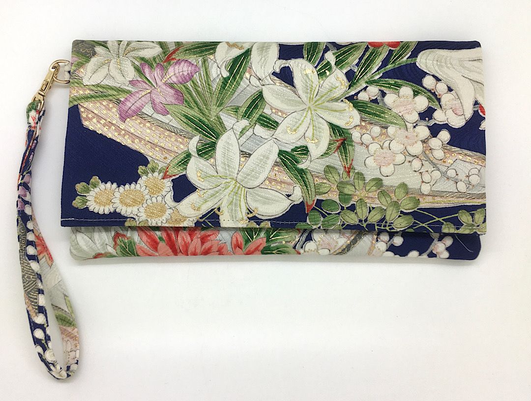 Kuukou Folding Wristlet Clutch 5530R