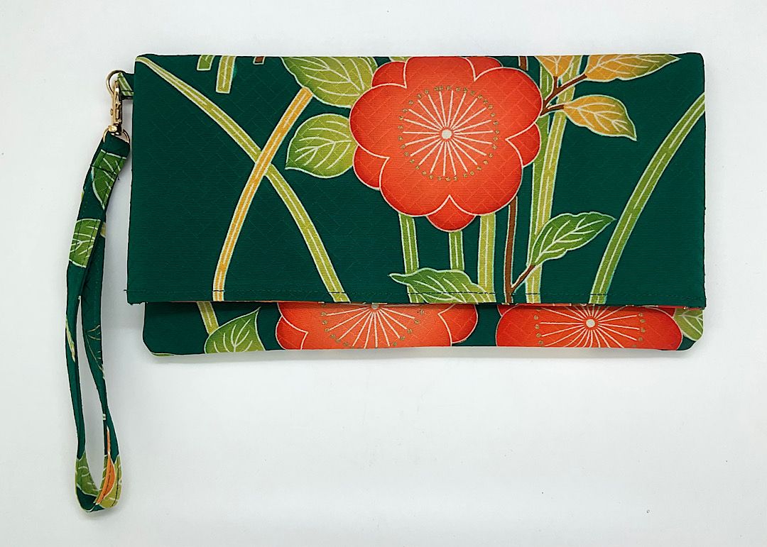 Kuukou Folding Wristlet Clutch 5232D