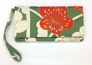 Kuukou Folding Wristlet Clutch 5562J