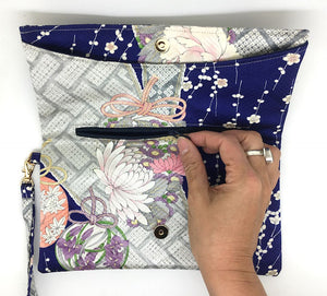 Kuukou Folding Wristlet Clutch 5309G