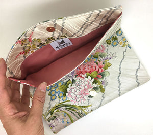 Kuukou Folding Wristlet Clutch 5770G