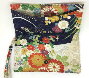 Kuukou Folding Wristlet Clutch 5682A