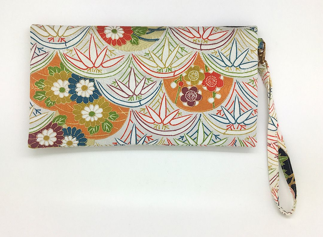 Kuukou Folding Wristlet Clutch 5288D