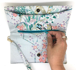 Kuukou Folding Wristlet Clutch 5536N