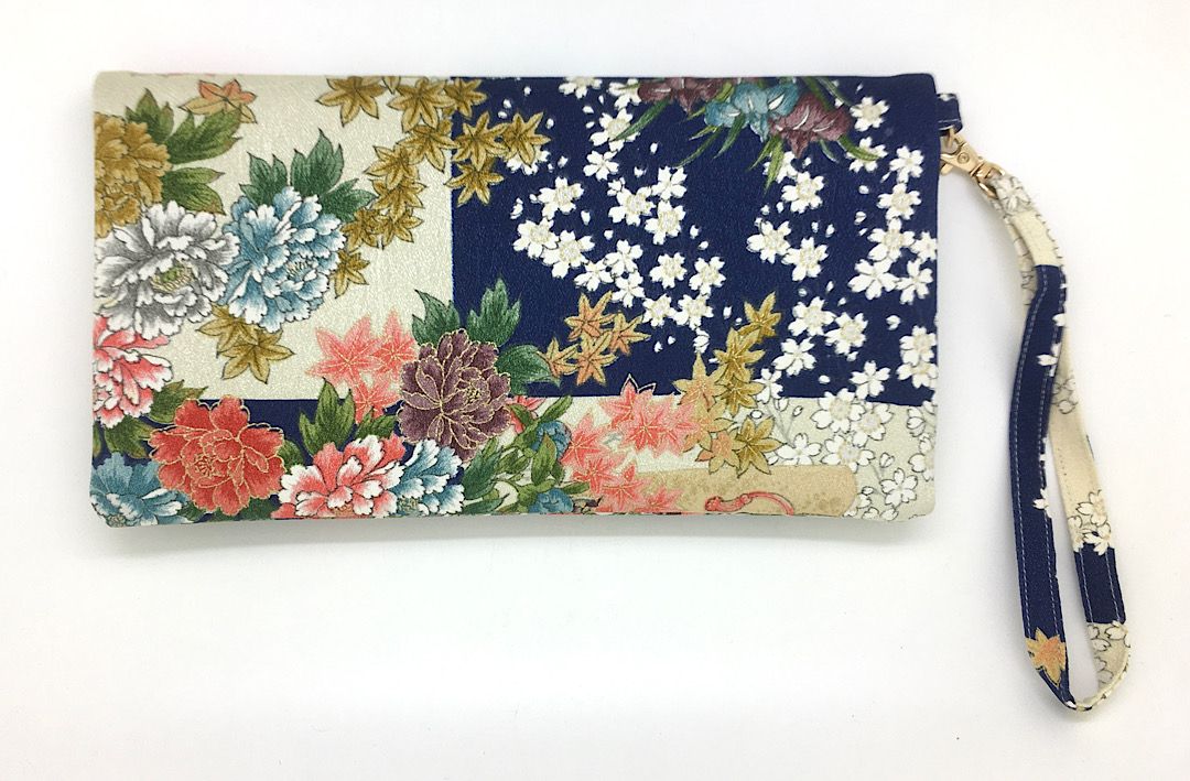 Kuukou Folding Wristlet Clutch 5805A