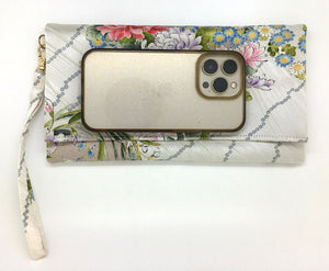 Kuukou Folding Wristlet Clutch 5770G