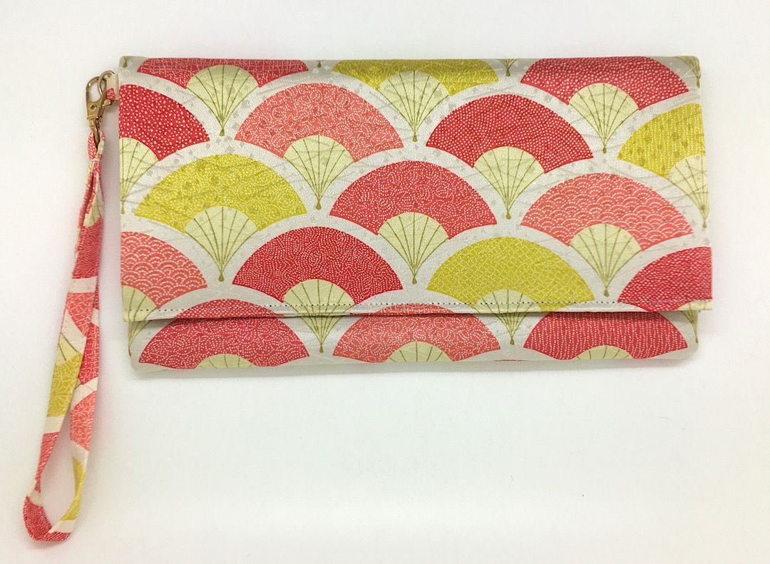 Kuukou Folding Wristlet Clutch 5286A