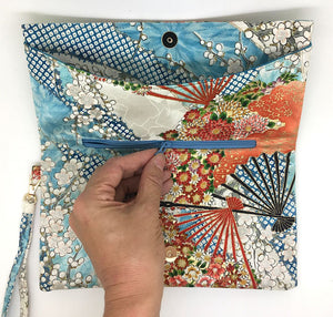 Kuukou Folding Wristlet Clutch 5784E