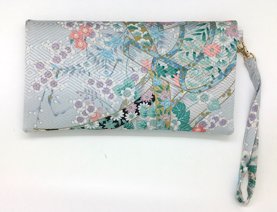 Kuukou Folding Wristlet Clutch 5536N