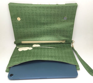 Ookii Kuukou Large Folding Wristlet Clutch 5562T