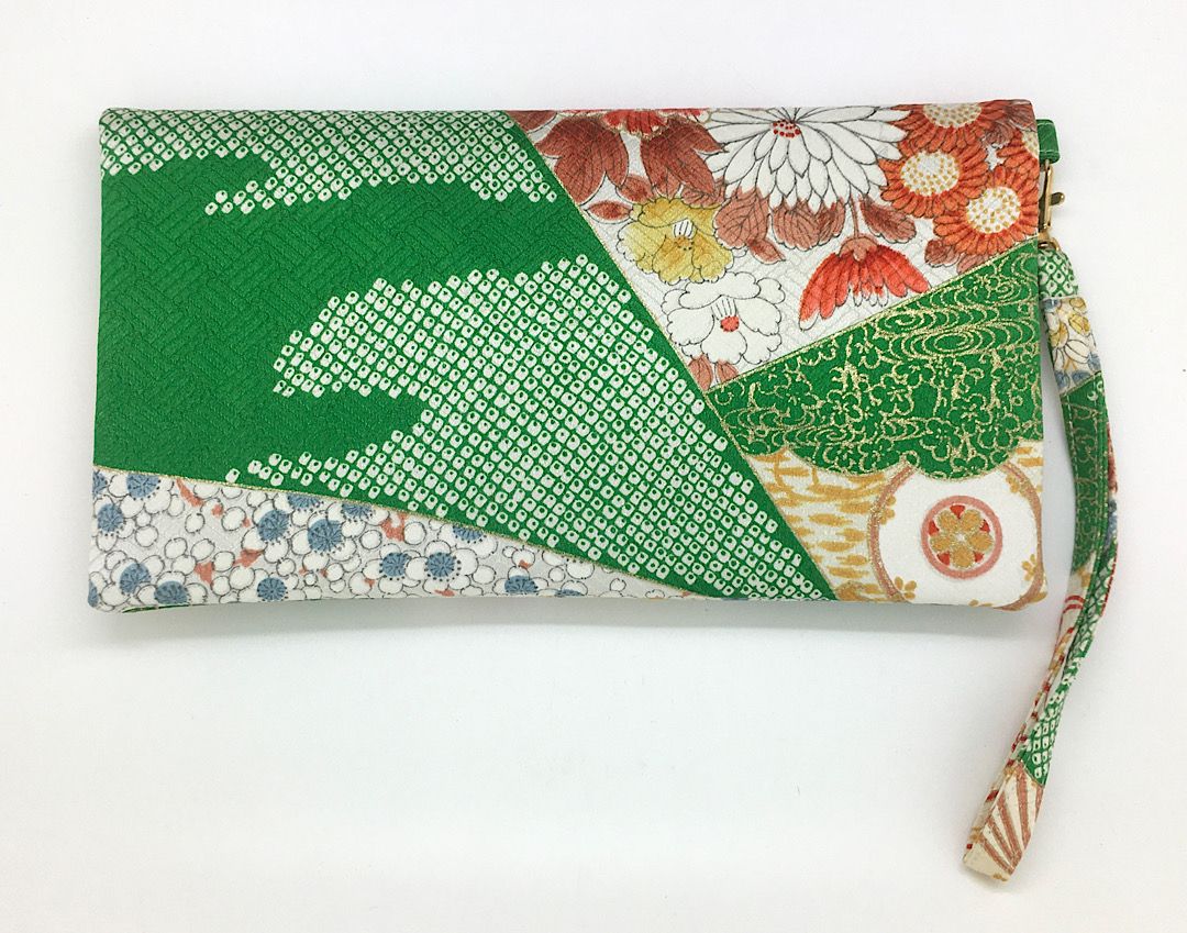 Kuukou Folding Wristlet Clutch 5266D