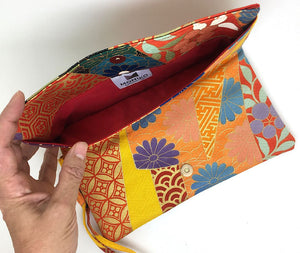 Kuukou Folding Wristlet Clutch 5885K