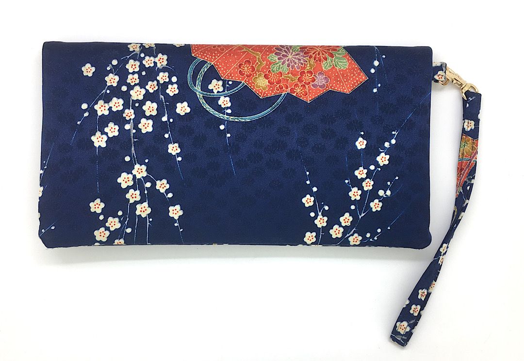 Kuukou Folding Wristlet Clutch 5501M