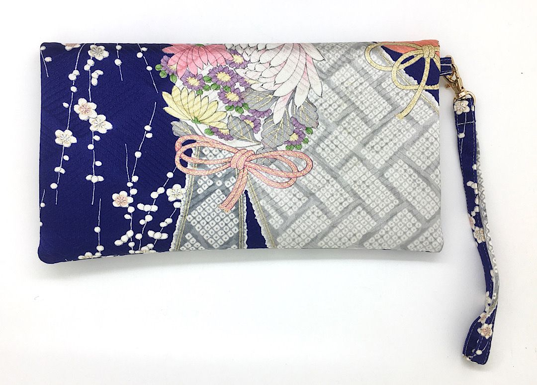 Kuukou Folding Wristlet Clutch 5309G