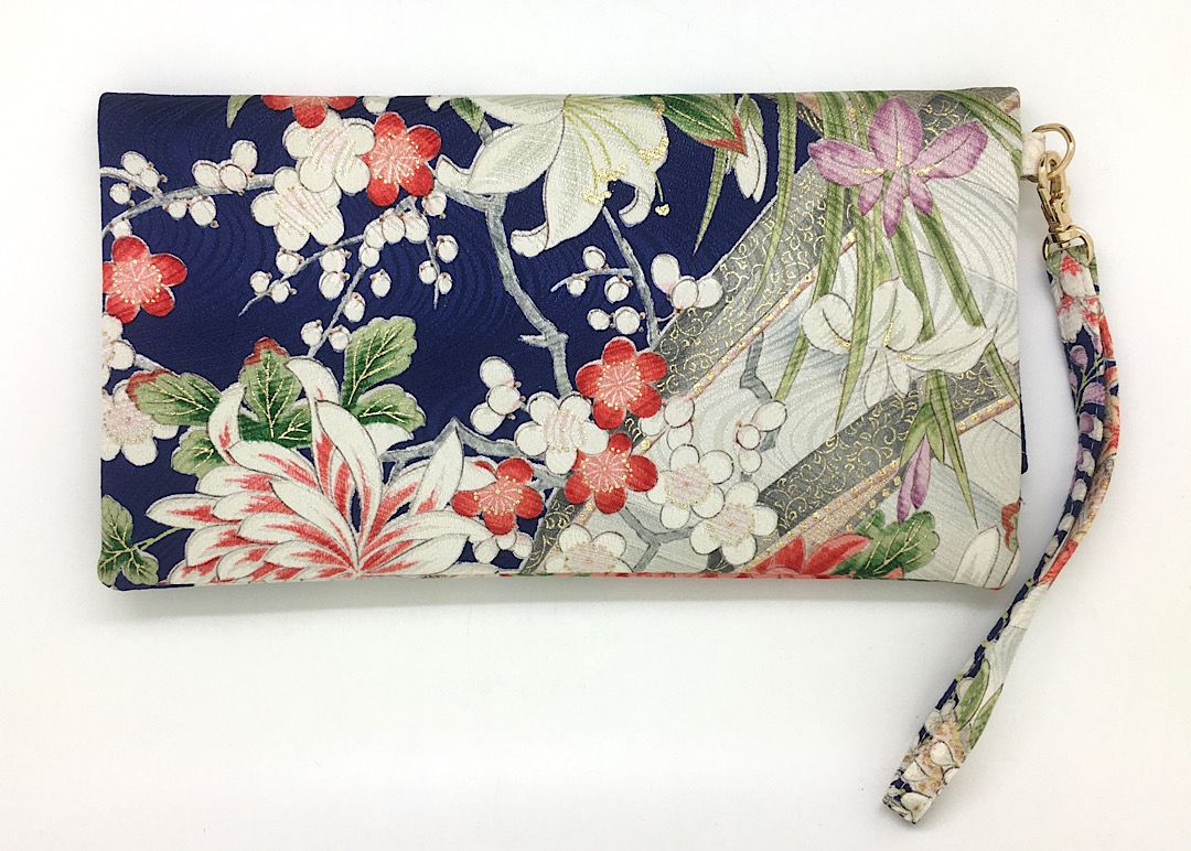Kuukou Folding Wristlet Clutch 5530R